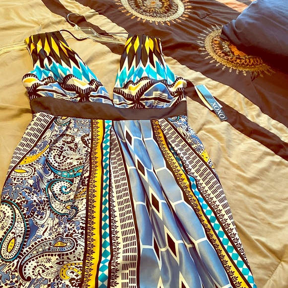 NWT XOXO multicolored Dress size 13/14 - Picture 1 of 3